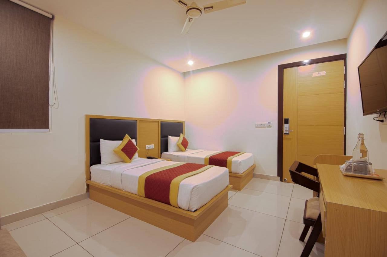 Hotel Del Inn By F9 Hotels - Near Igi Airport Ню Делхи Екстериор снимка